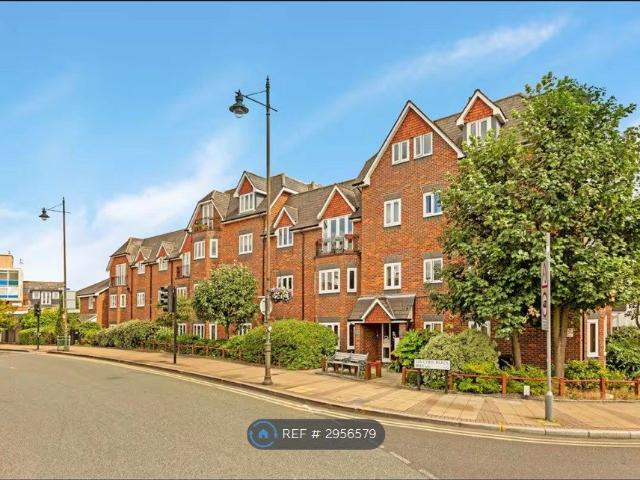 Apartment for rent in London Borough of Merton, Merton Park