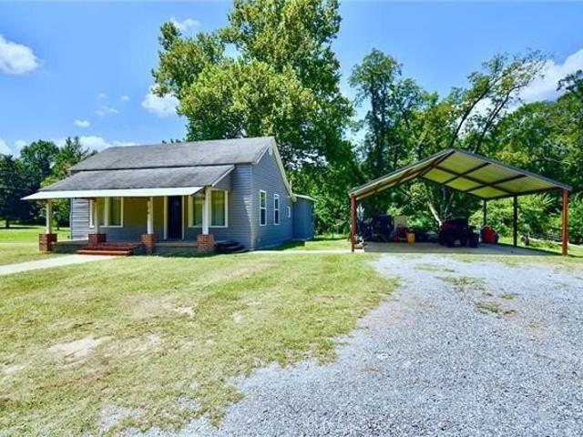 House for sale in Pollock