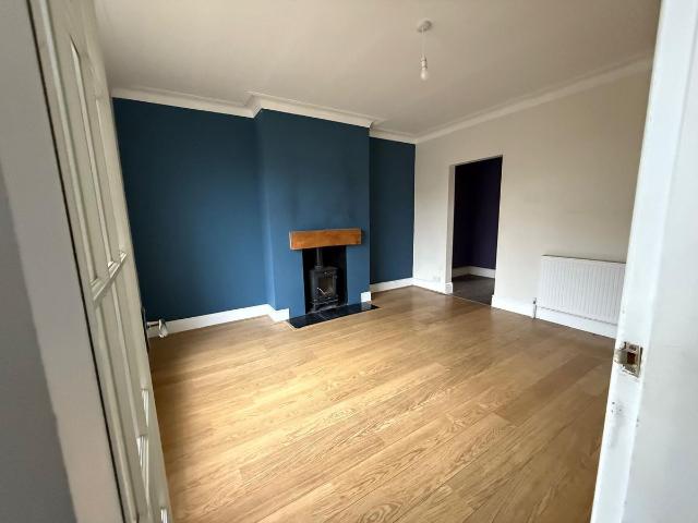 House for rent in Row Town, Surrey