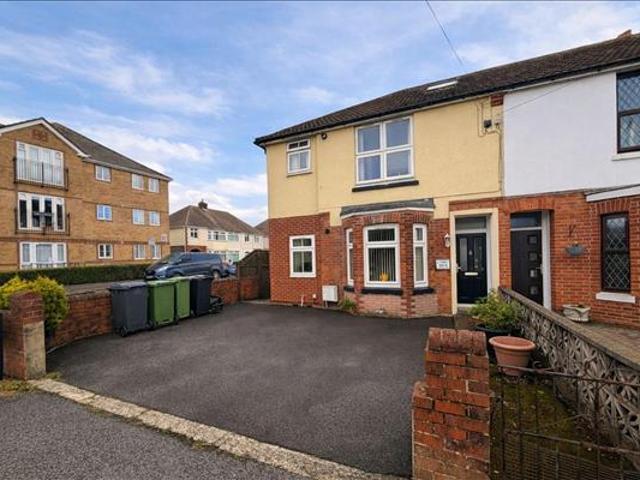 Apartment for rent in Frizinghall, West Yorkshire