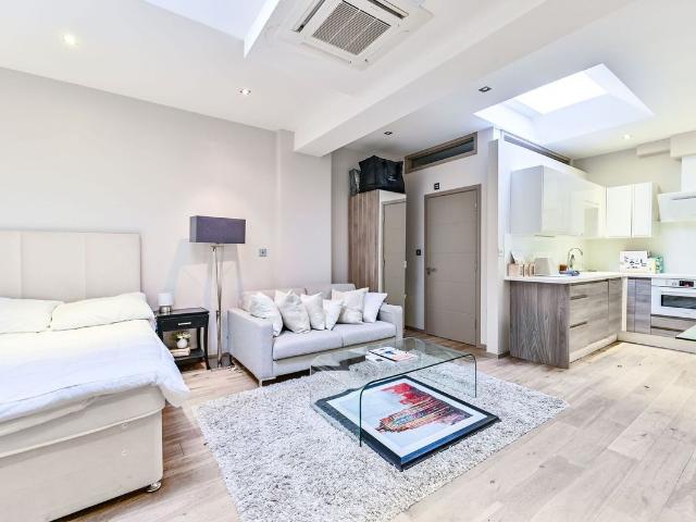 Studio for rent in Kentish Town, Greater London