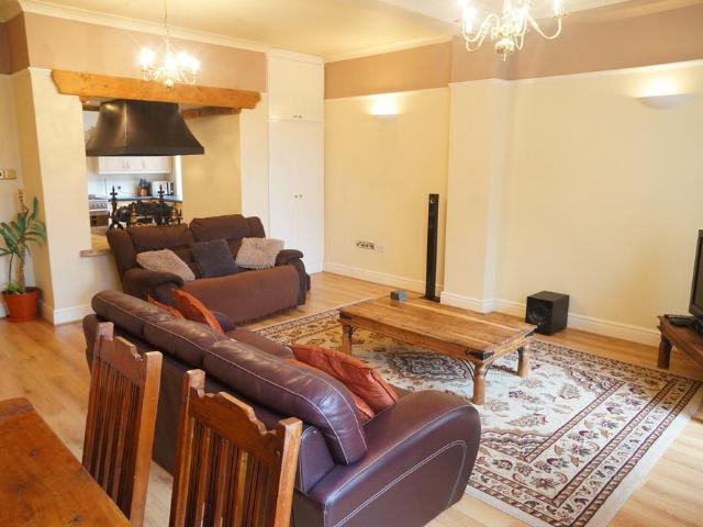 Apartment for rent in Parrs Wood, Manchester
