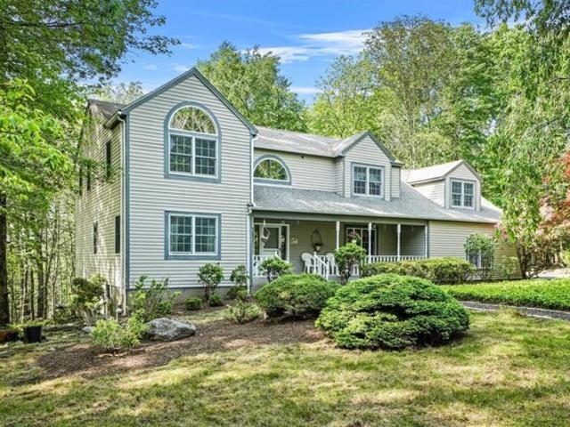 House for sale in Somers, Heritage Hills