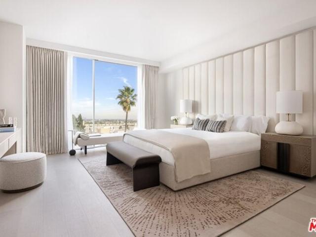 Condo for sale in Beverly Hills, California