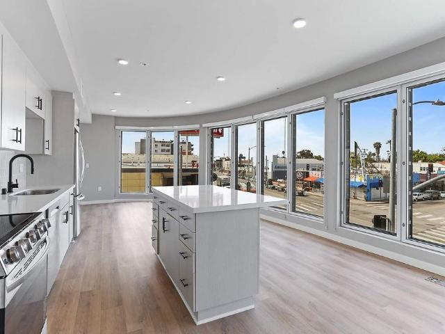 Apartment for rent in Canoga Park, California