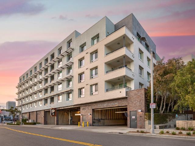 Townhouse for rent in Los Angeles