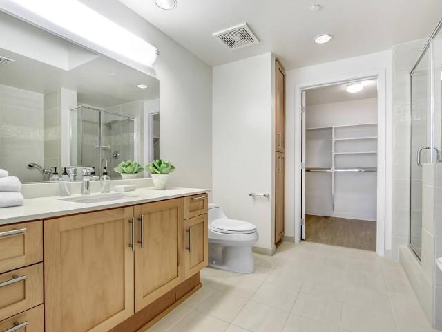 Apartment for rent in Canoga Park, California