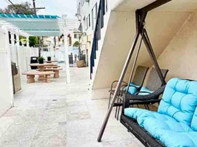 Apartment for rent in Canoga Park, California
