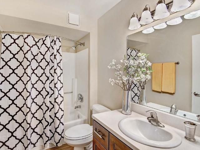 Apartment for rent in Fullerton, California