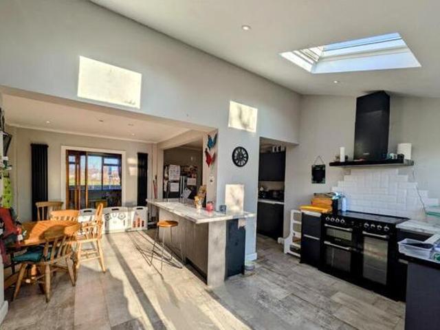 House for sale in Lower Wyke, West Yorkshire