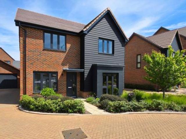 House for sale in Crowthorne
