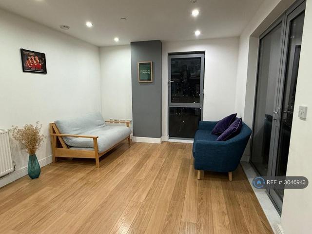 Apartment for rent in St. George in the East, Greater London