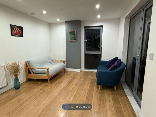 Apartment for rent in St. George in the East, Greater London
