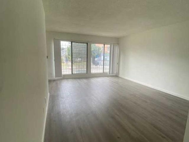 Apartment for rent in Canoga Park, California