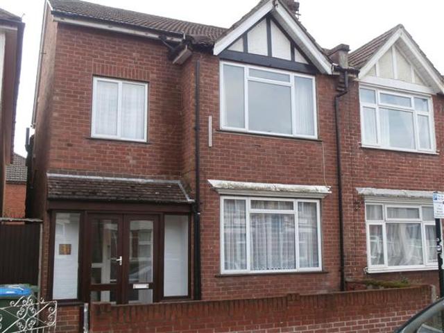 House for rent in The Polygon, City Of Southampton