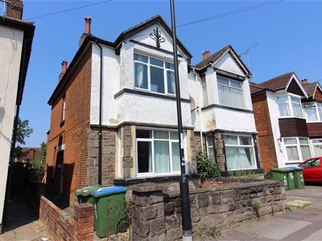 House for rent in The Polygon, City Of Southampton