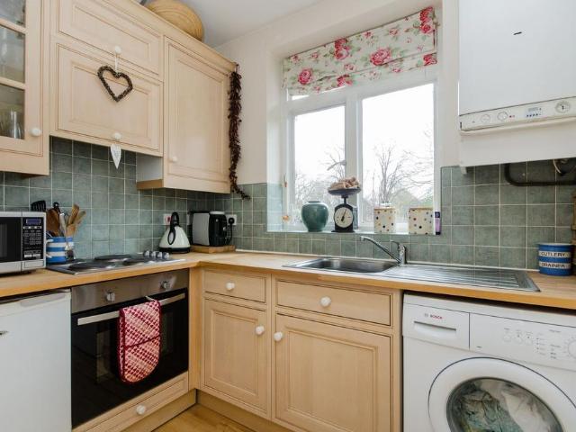 Apartment for rent in London Borough of Merton, Merton Park