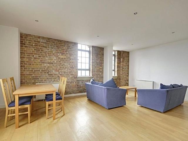 House for rent in London Borough of Ealing, Cat Hill