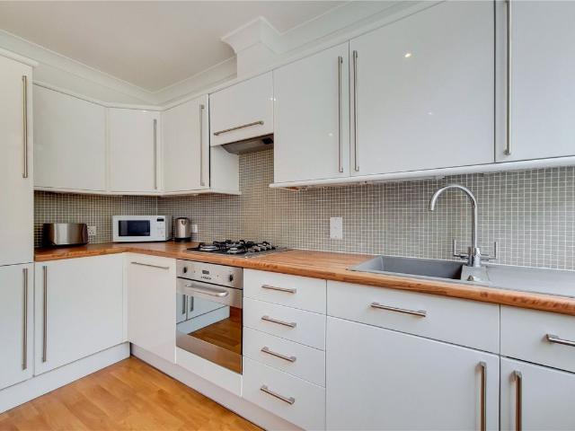 Apartment for rent in Victoria, Greater London
