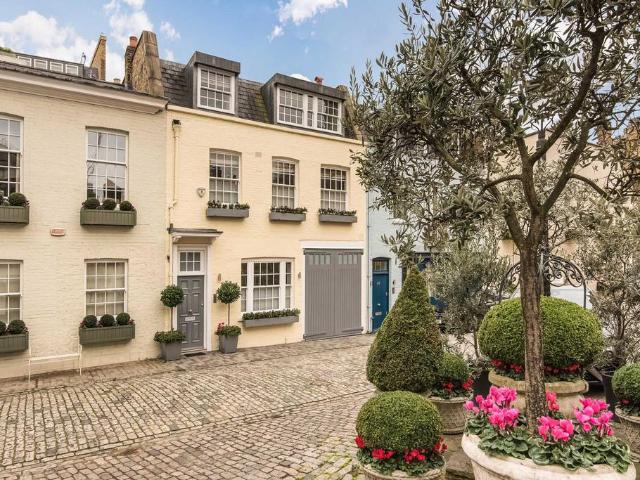 House for rent in Belgravia, Greater London