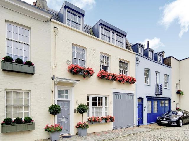 House for rent in Belgravia, Greater London