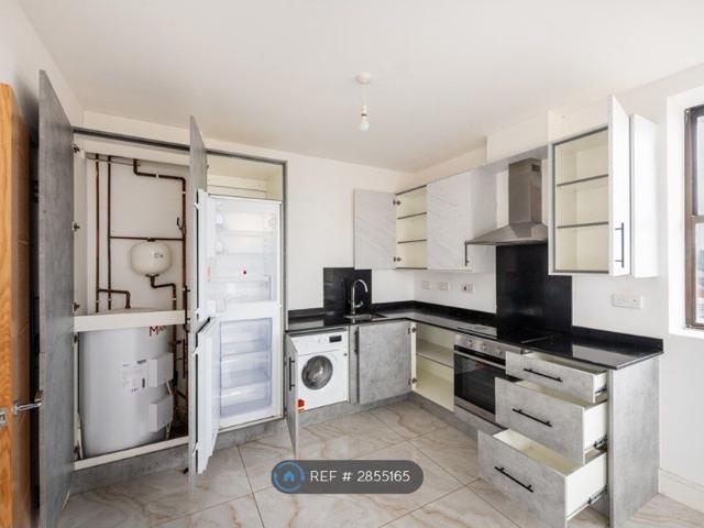 Apartment for rent in Rodbourne, Swindon
