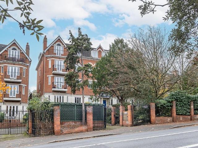 Apartment for rent in London Borough of Merton, Greater London