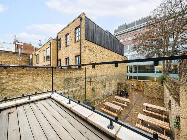 House for rent in London Borough of Merton, Cat Hill