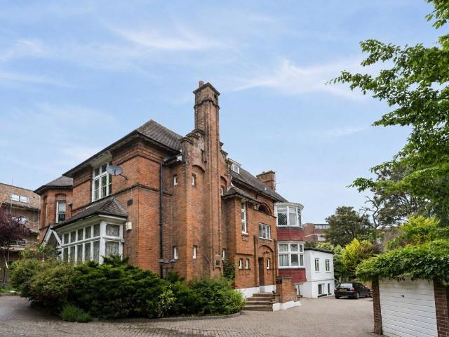 Apartment for rent in London Borough of Merton, Greater London