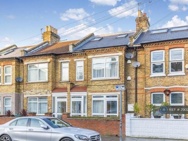 Apartment for rent in London Borough of Merton, South Wimbledon