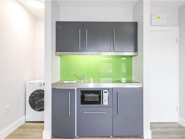 Apartment for rent in Southfields, Greater London