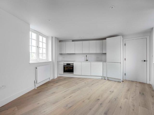 Apartment for rent in Southfields, Greater London