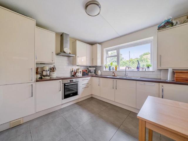 House for rent in Southfields, Greater London