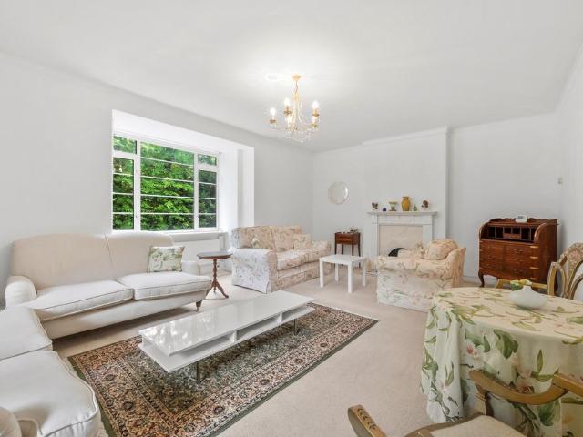 Apartment for rent in Southfields, Greater London