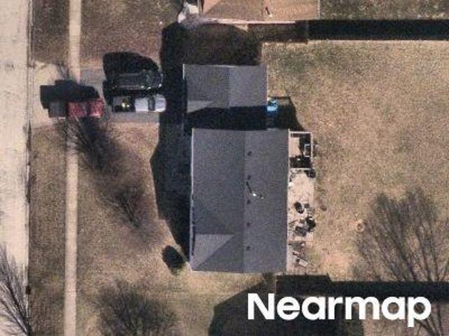 House for sale in Mchenry, Illinois