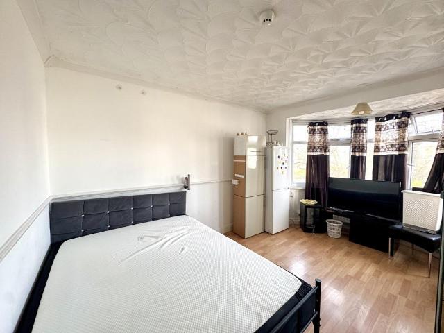 Apartment for rent in Yeading, Greater London
