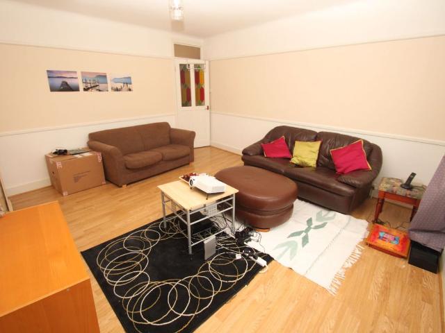 Apartment for rent in Moordown, Bournemouth