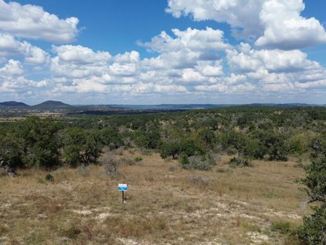 Land for sale in Pipe Creek, Texas