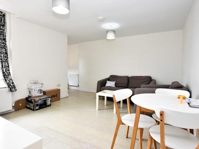 Apartment for rent in Ewens Farm, Golden Valley