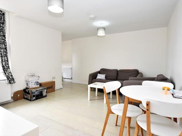 Apartment for rent in Ewens Farm, Golden Valley