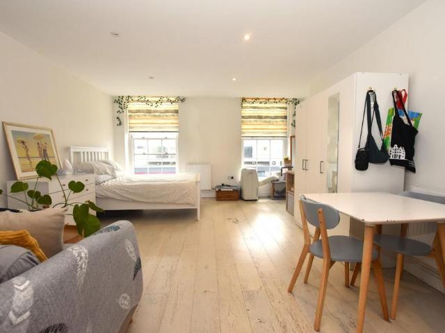 Apartment for rent in Ewens Farm, Cheltenham