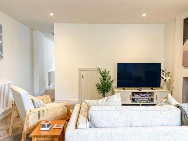Townhouse for rent in Wincheap, The Bridge