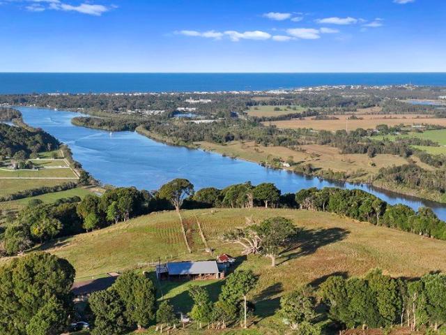 Cottage for sale in Terranora, New South Wales