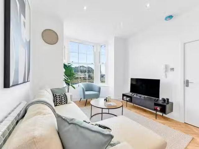 Apartment for rent in The Strand, Rother