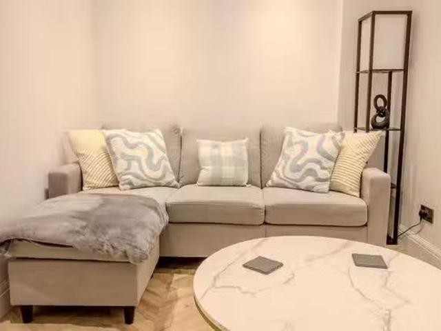 Apartment for rent in The Strand, Rother