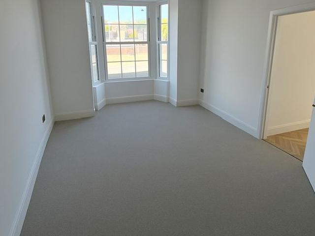 Apartment for rent in Heathlands, East Sussex