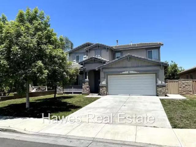House for rent in Corona