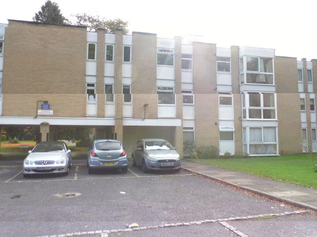 Apartment for rent in Bush Hill Park, Greater London