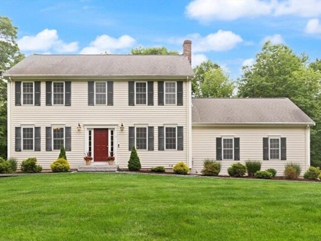 House for sale in Medway, Massachusetts