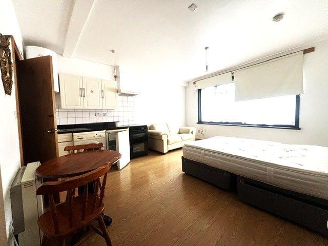 Studio for rent in Lower Edmonton, Edmonton